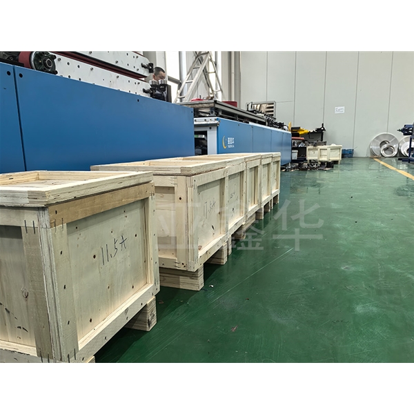 PP暖邊條設(shè)備生產(chǎn)流水線